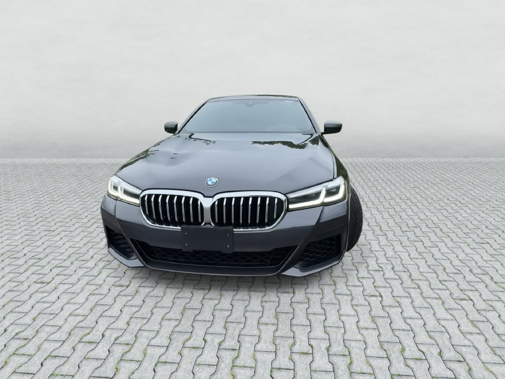 Used 2023 BMW 540i xDrive w/ Executive Package AWD/4WD image 3