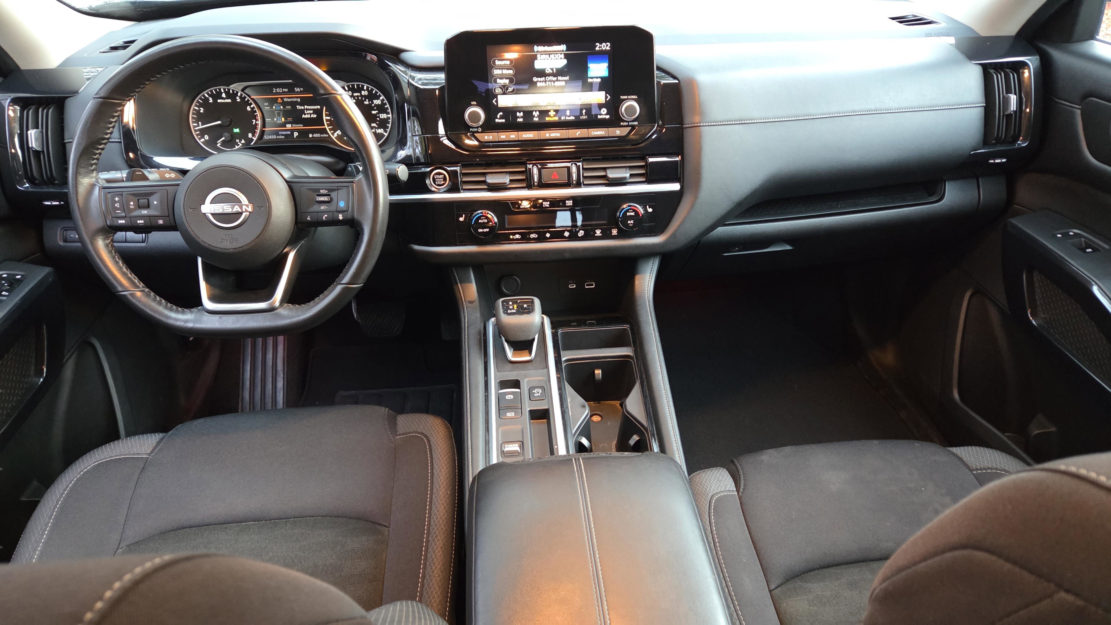 Used 2024 Nissan Pathfinder SV image 14