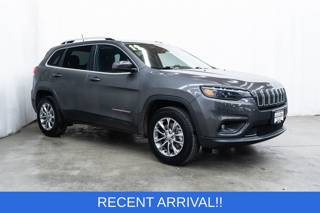 Used 2019 Jeep Cherokee Latitude Plus w/ Cold Weather Group image 1
