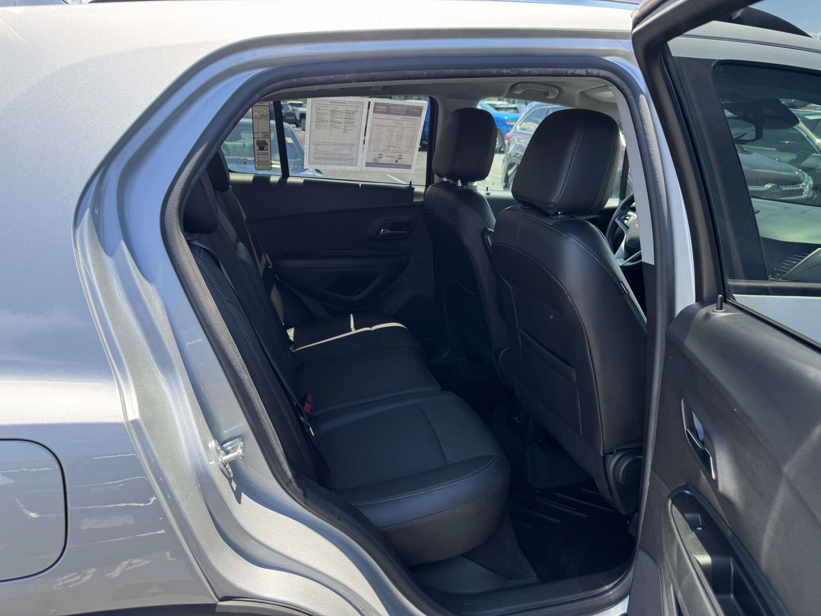 Used 2022 Chevrolet Trax LT w/ Redline Edition AWD/4WD image 16