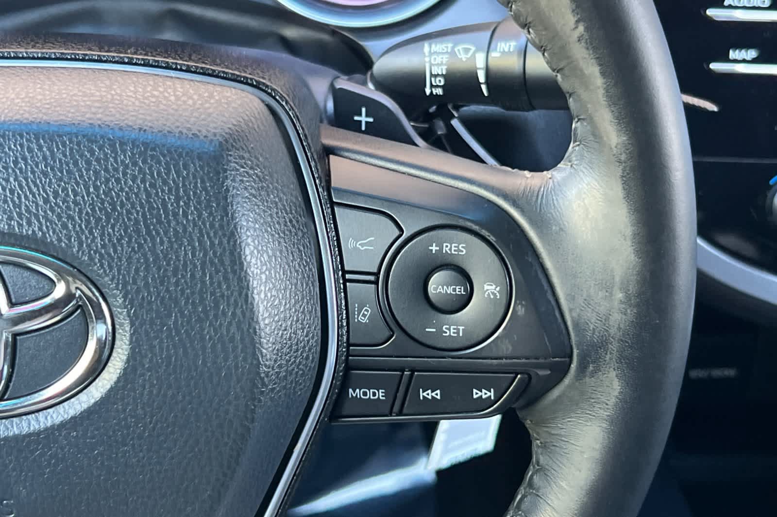 Used 2020 Toyota Camry SE w/ Carpet Mat Package FWD image 24