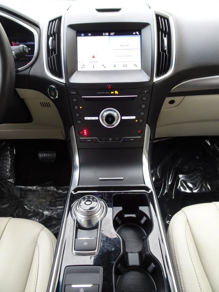 Used 2019 Ford Edge Titanium image 14