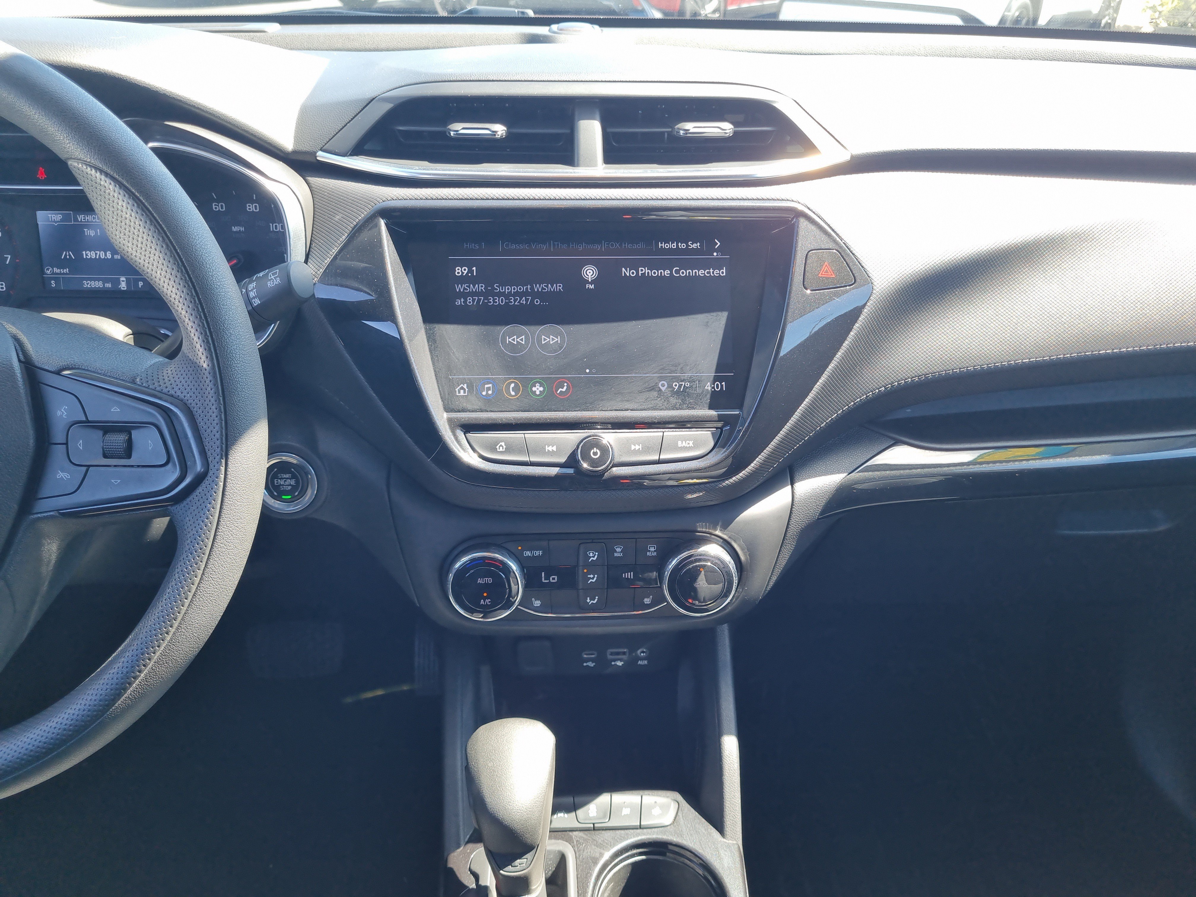 Used 2023 Chevrolet TrailBlazer LT w/ Convenience Package FWD image 17