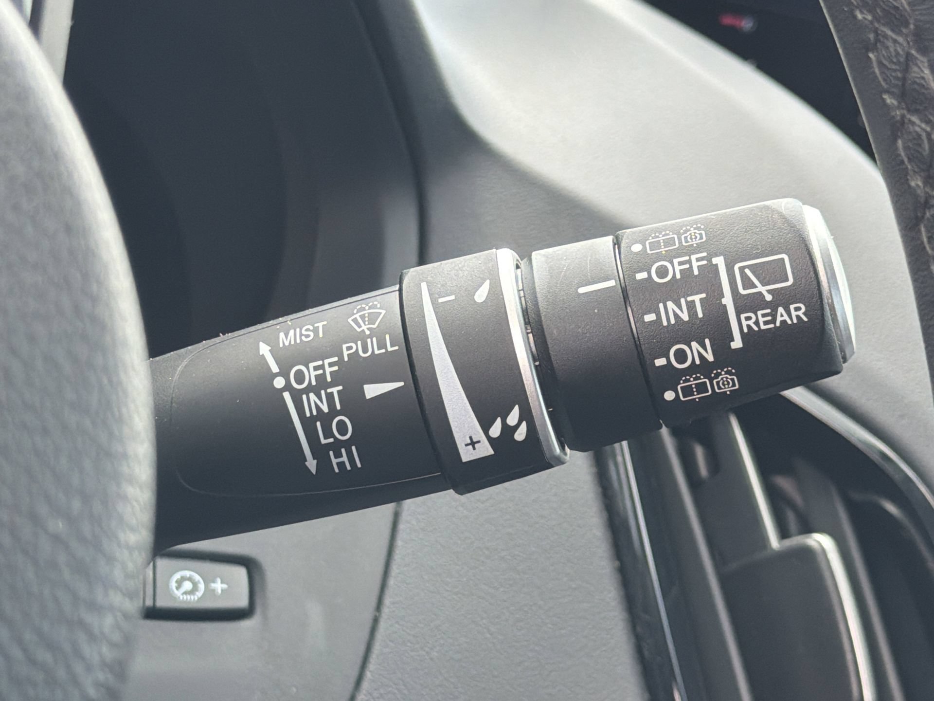Used 2023 Acura RDX FWD w/ Technology Package image 13
