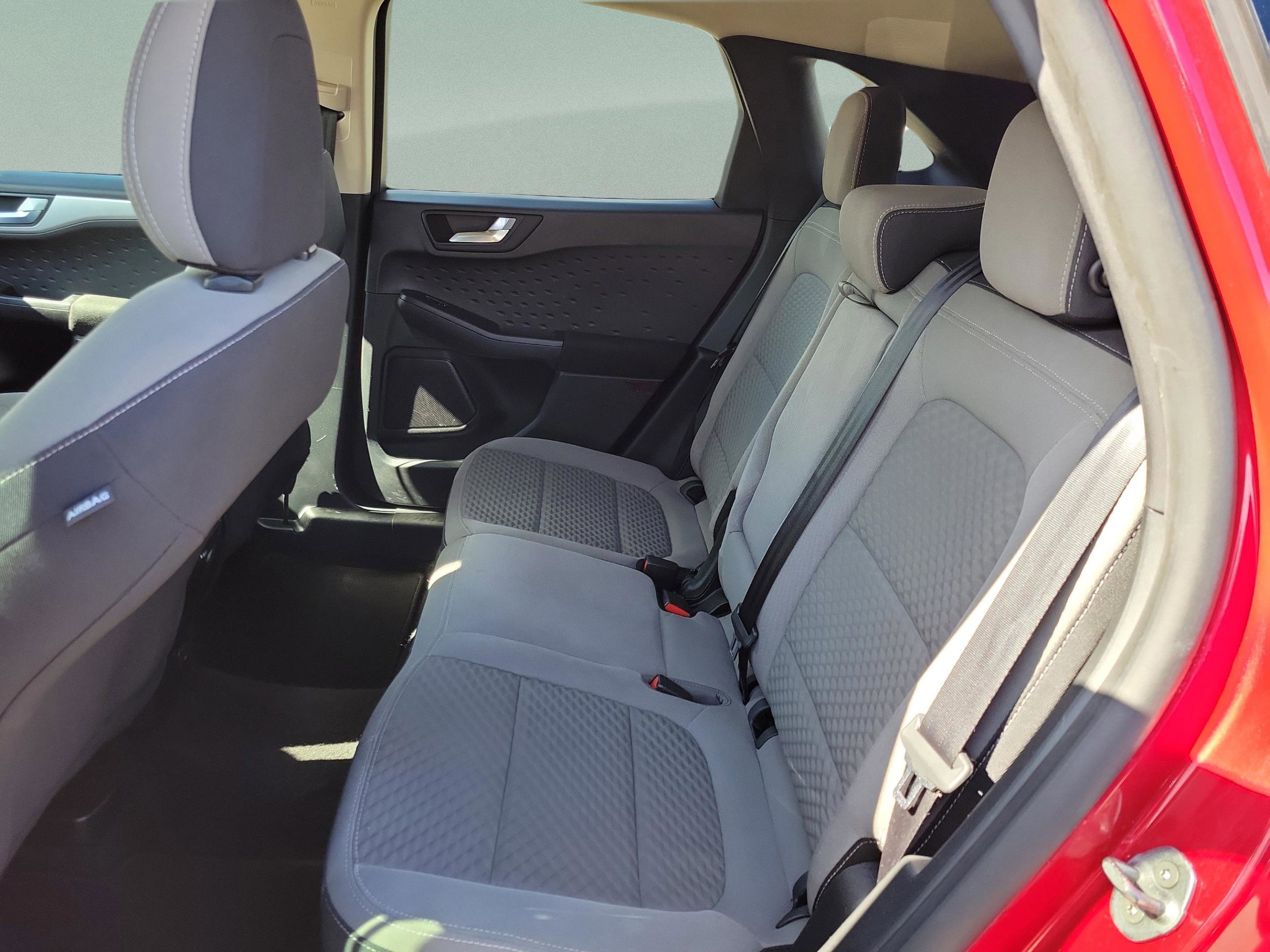 Used 2020 Ford Escape SE image 22