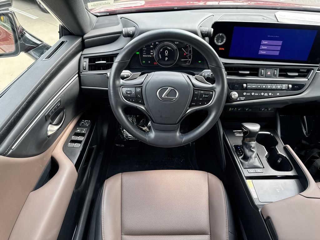 Used 2025 Lexus ES 300h w/ Premium Package FWD image 12