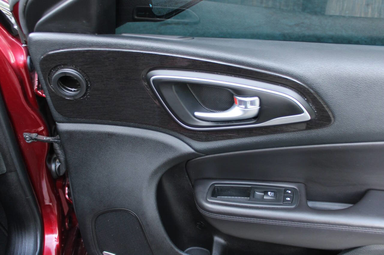 Used 2015 Chrysler 200 C w/ Navigation & Sound Group I image 11