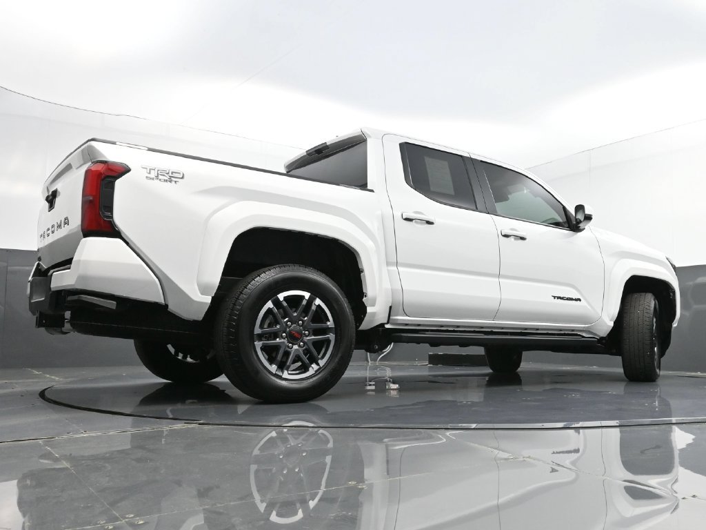 Used 2024 Toyota Tacoma TRD Sport AWD/4WD image 29