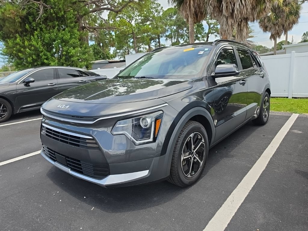 Certified 2023 Kia Niro EX FWD image 5