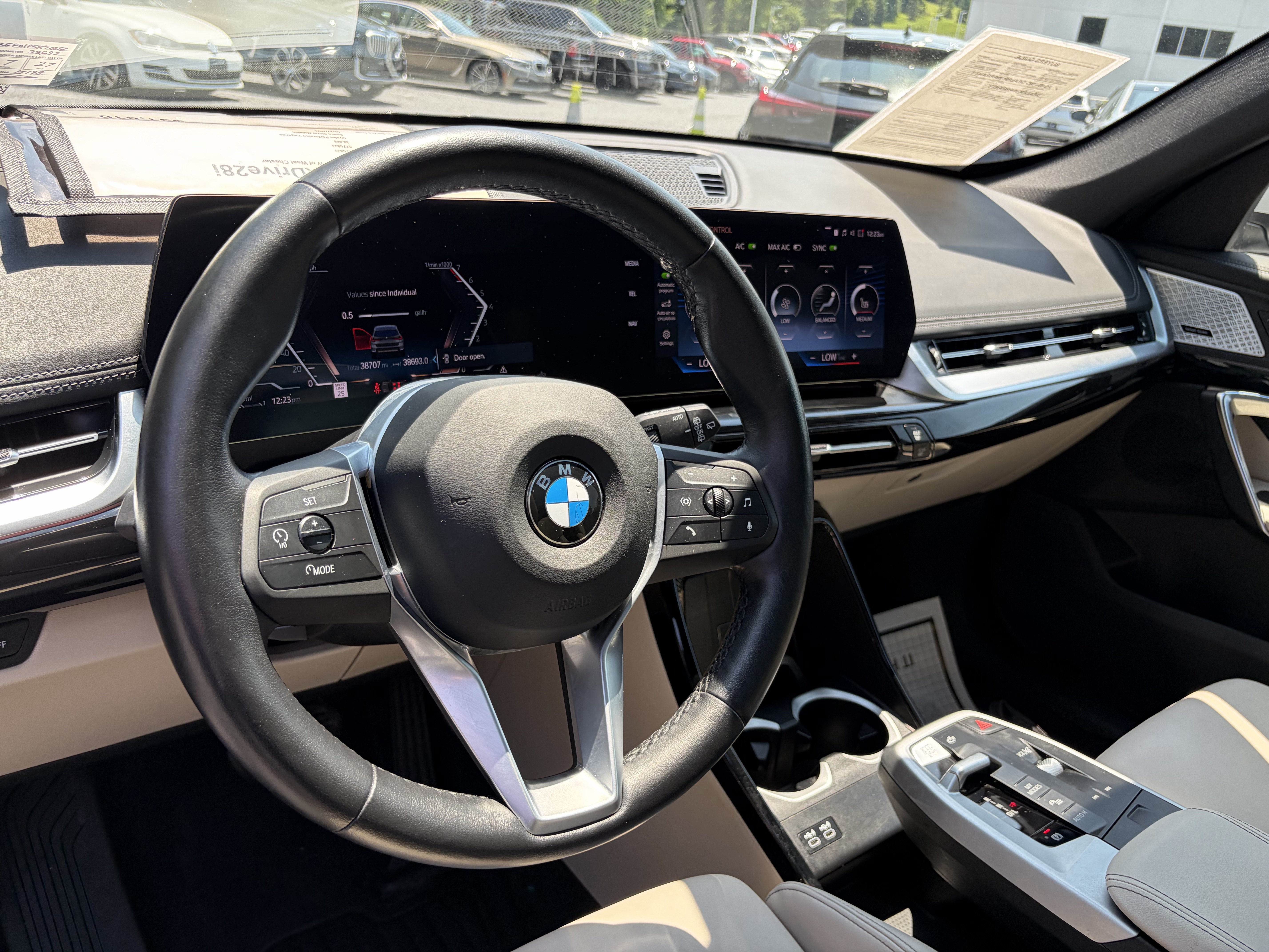 Used 2023 BMW X1 xDrive28i w/ Premium Package AWD/4WD image 12