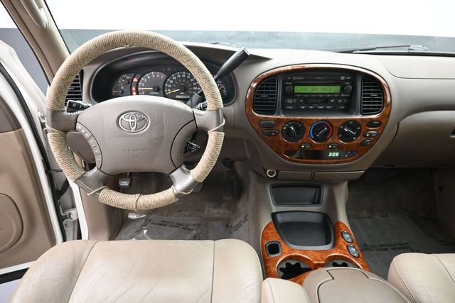 Used 2004 Toyota Tundra Limited w/ Towing Pkg RWD image 10