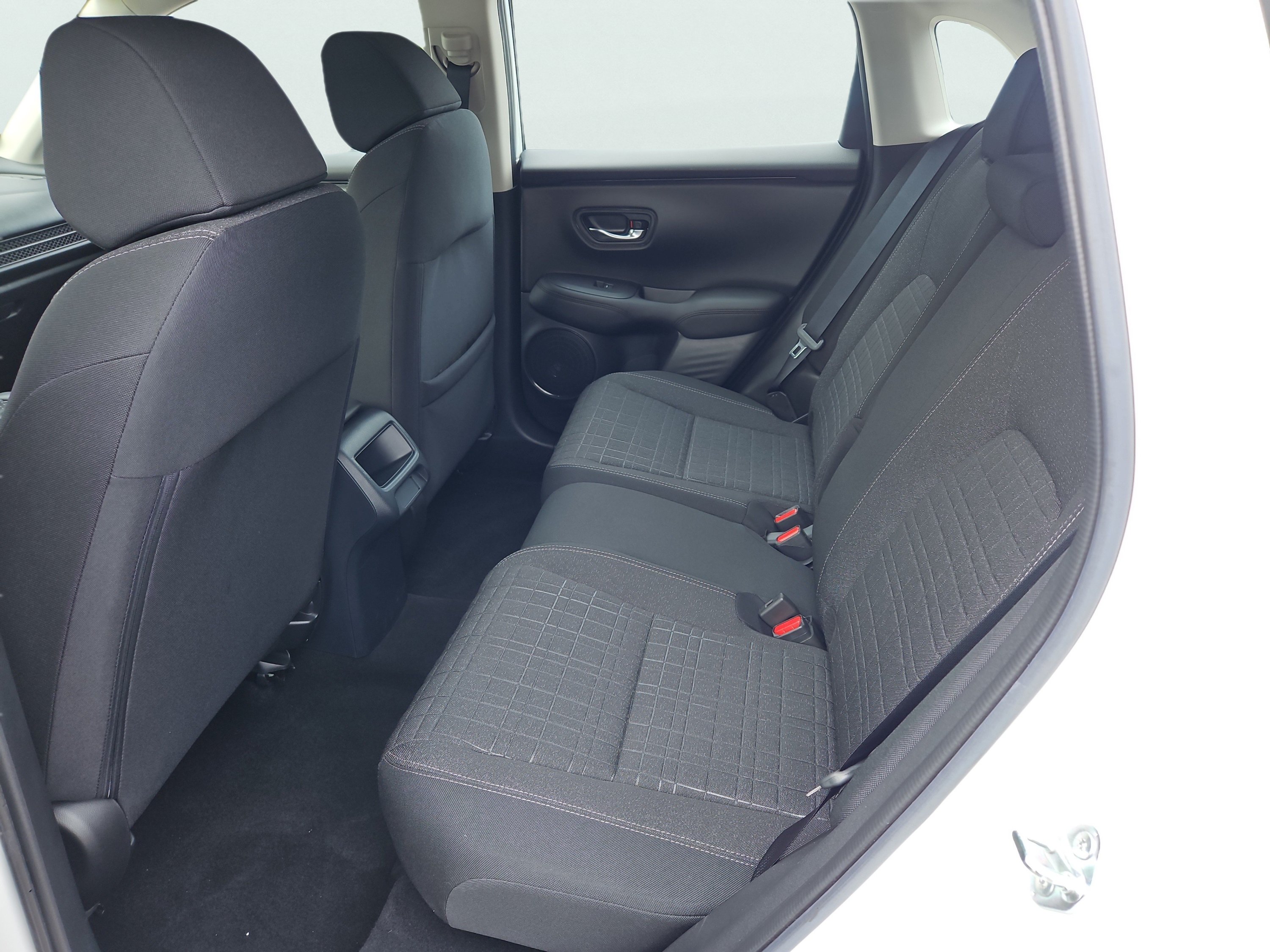 Certified 2023 Honda HR-V LX image 36