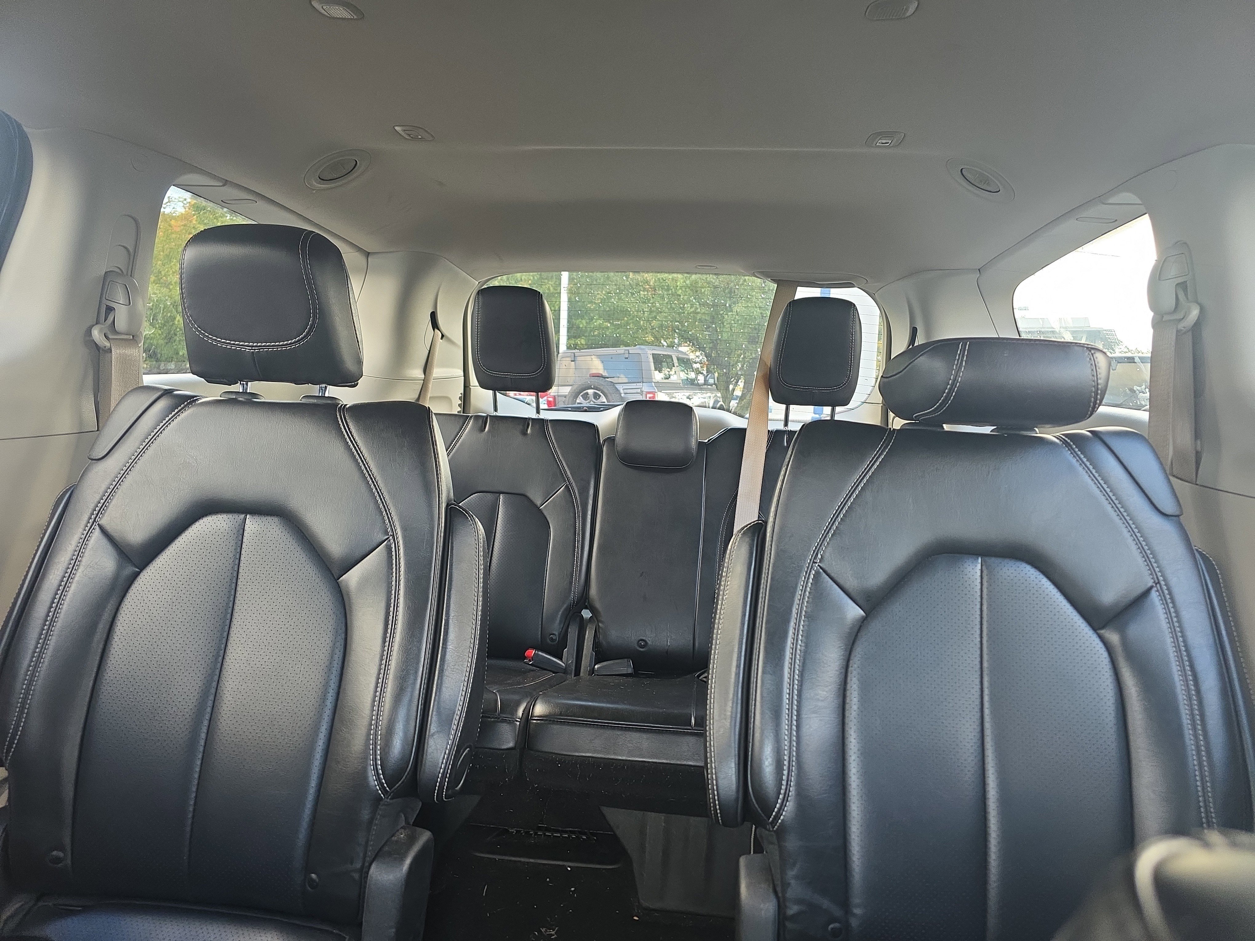 Used 2021 Chrysler Voyager Lxi image 38