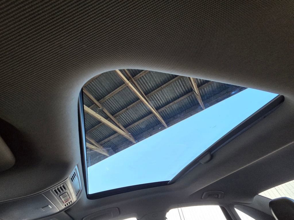 Used 2023 Volkswagen Jetta SE w/ Panoramic Sunroof Package image 13