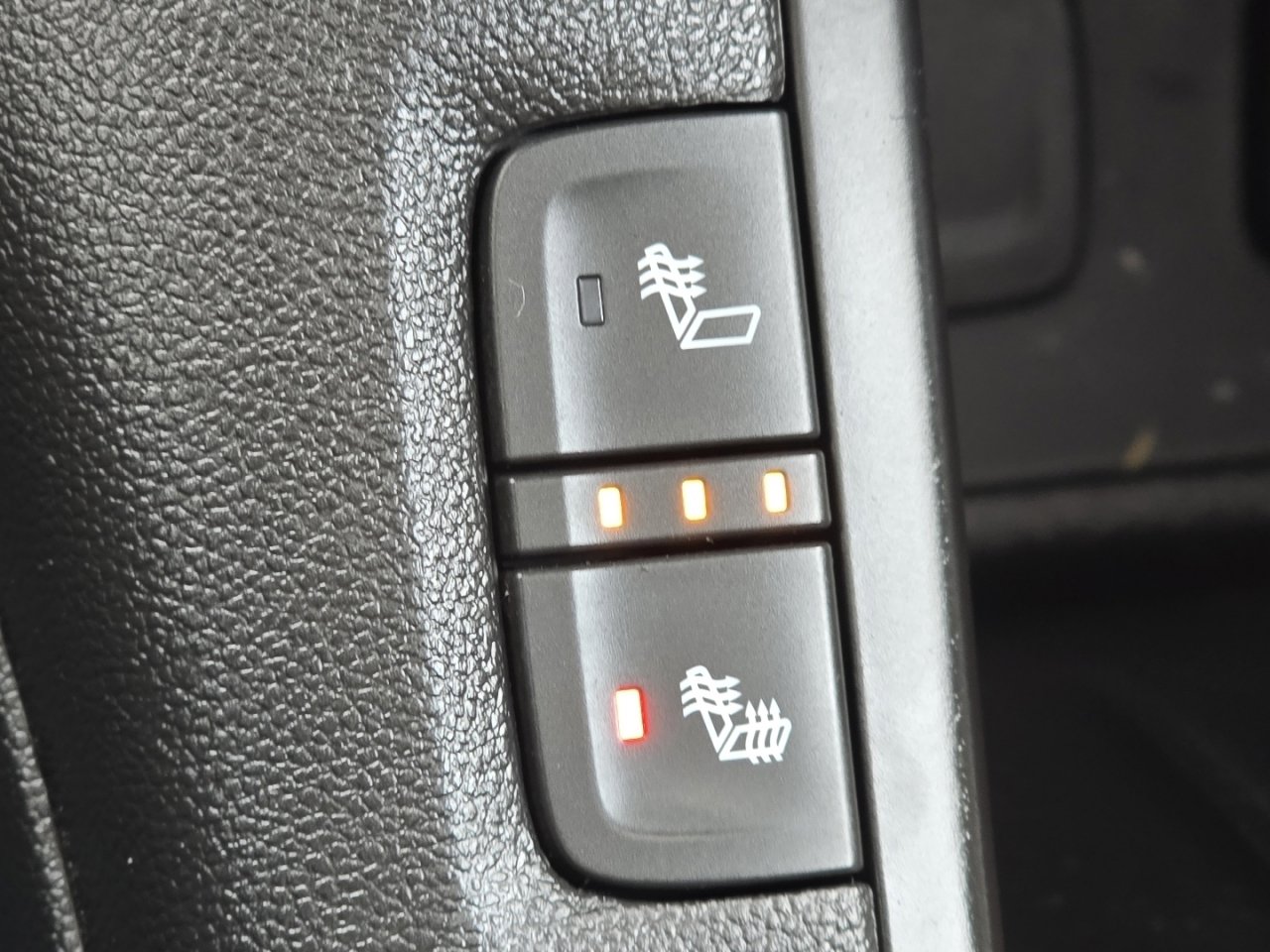 Used 2019 GMC Acadia SLT w/ LPO, Floor Liner Package image 8