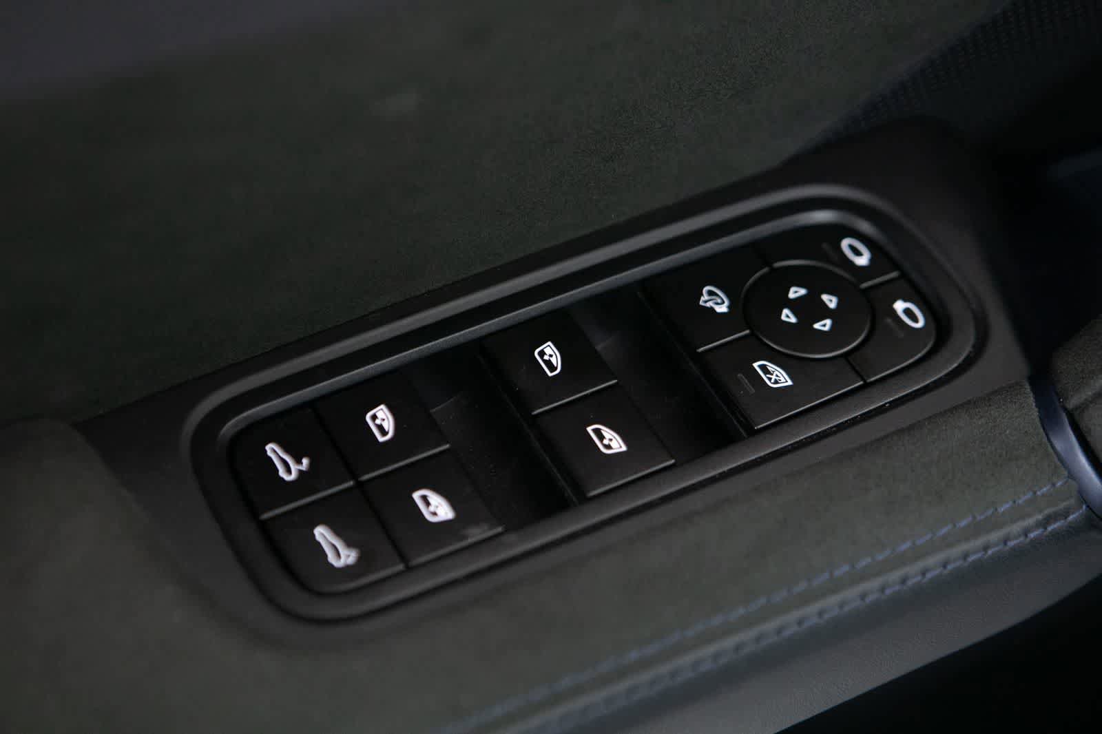 Certified 2025 Porsche Cayenne Turbo GT image 25