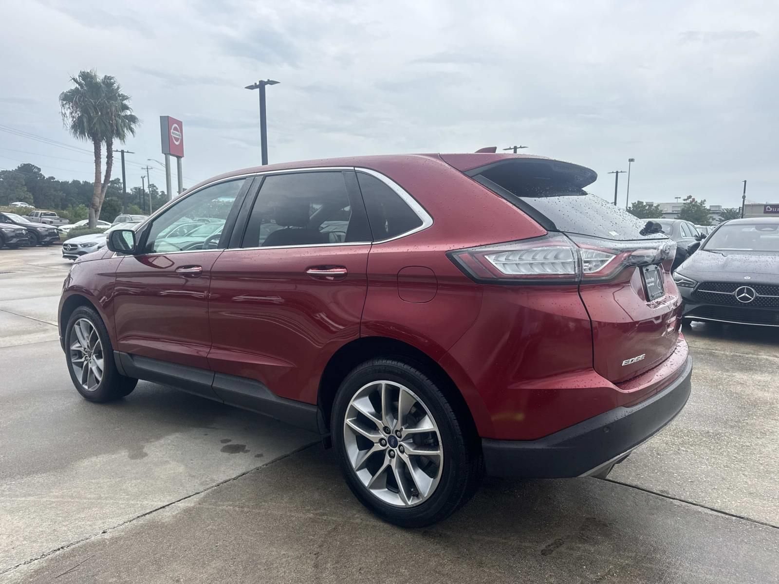 Used 2017 Ford Edge Titanium w/ Equipment Group 301A FWD image 8