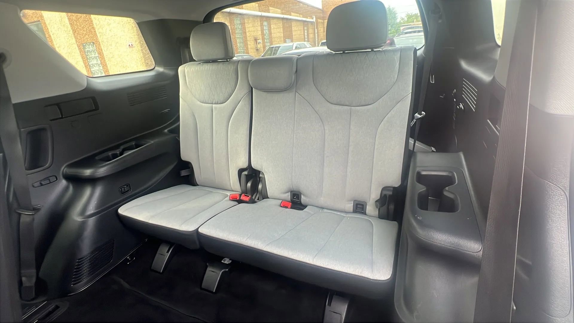 Used 2022 Hyundai Palisade SE image 28