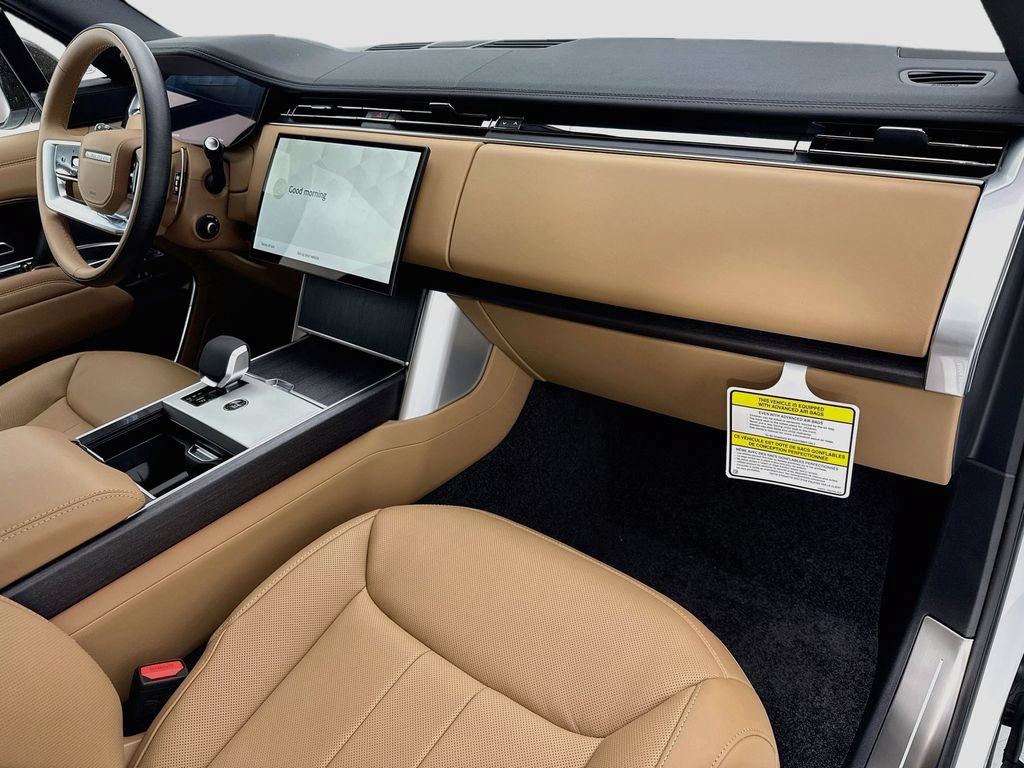 New 2026 Land Rover Range Rover Long Wheelbase SE AWD/4WD image 16