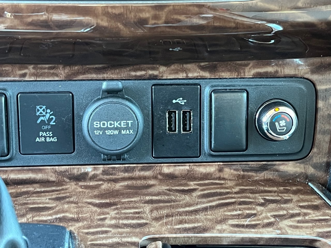 Used 2019 Nissan Armada Platinum w/ Captain's Chairs Package AWD/4WD image 23