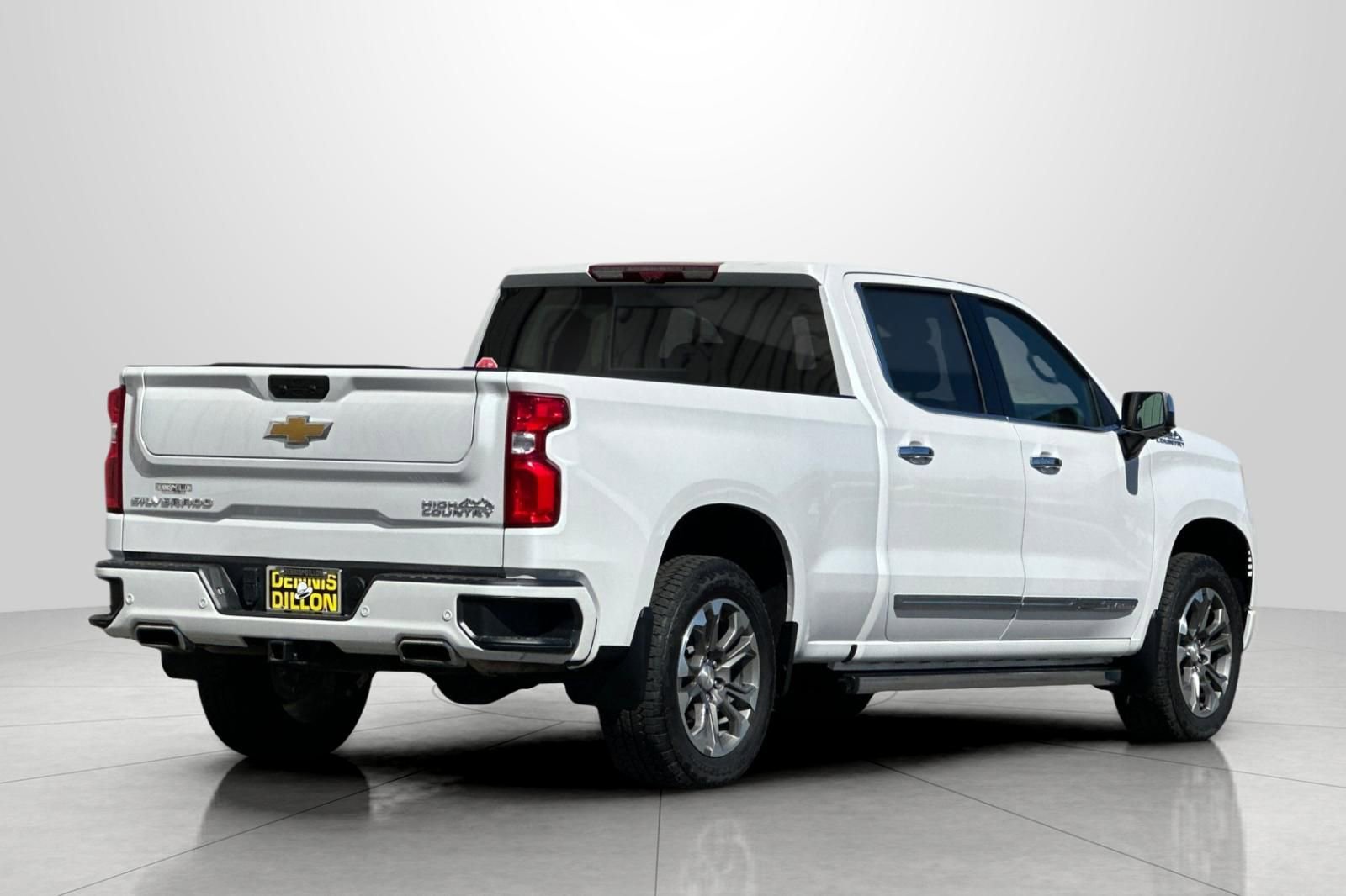 Used 2024 Chevrolet Silverado 1500 High Country w/ Technology Package image 4