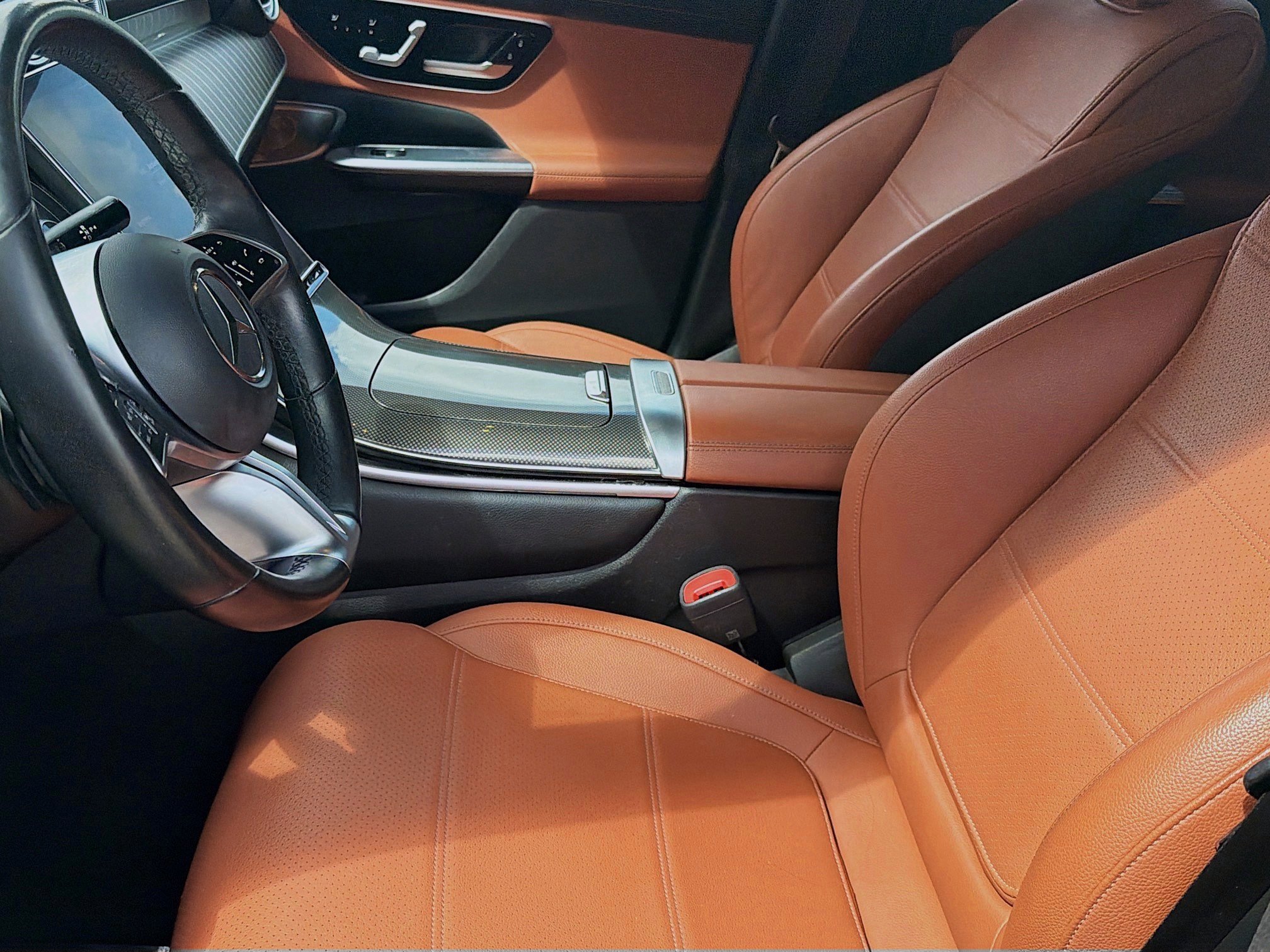 Used 2023 Mercedes-Benz GLC 300 w/ Exclusive Trim Package image 16