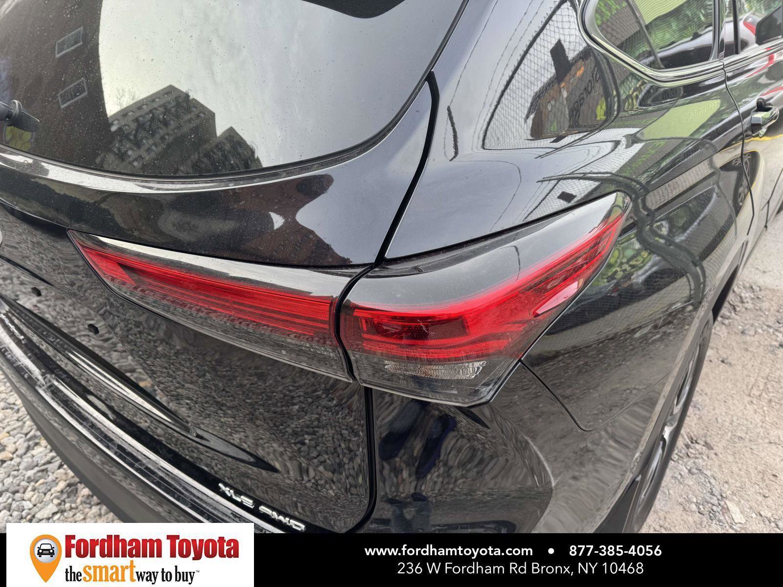 Used 2022 Toyota Highlander XLE image 10