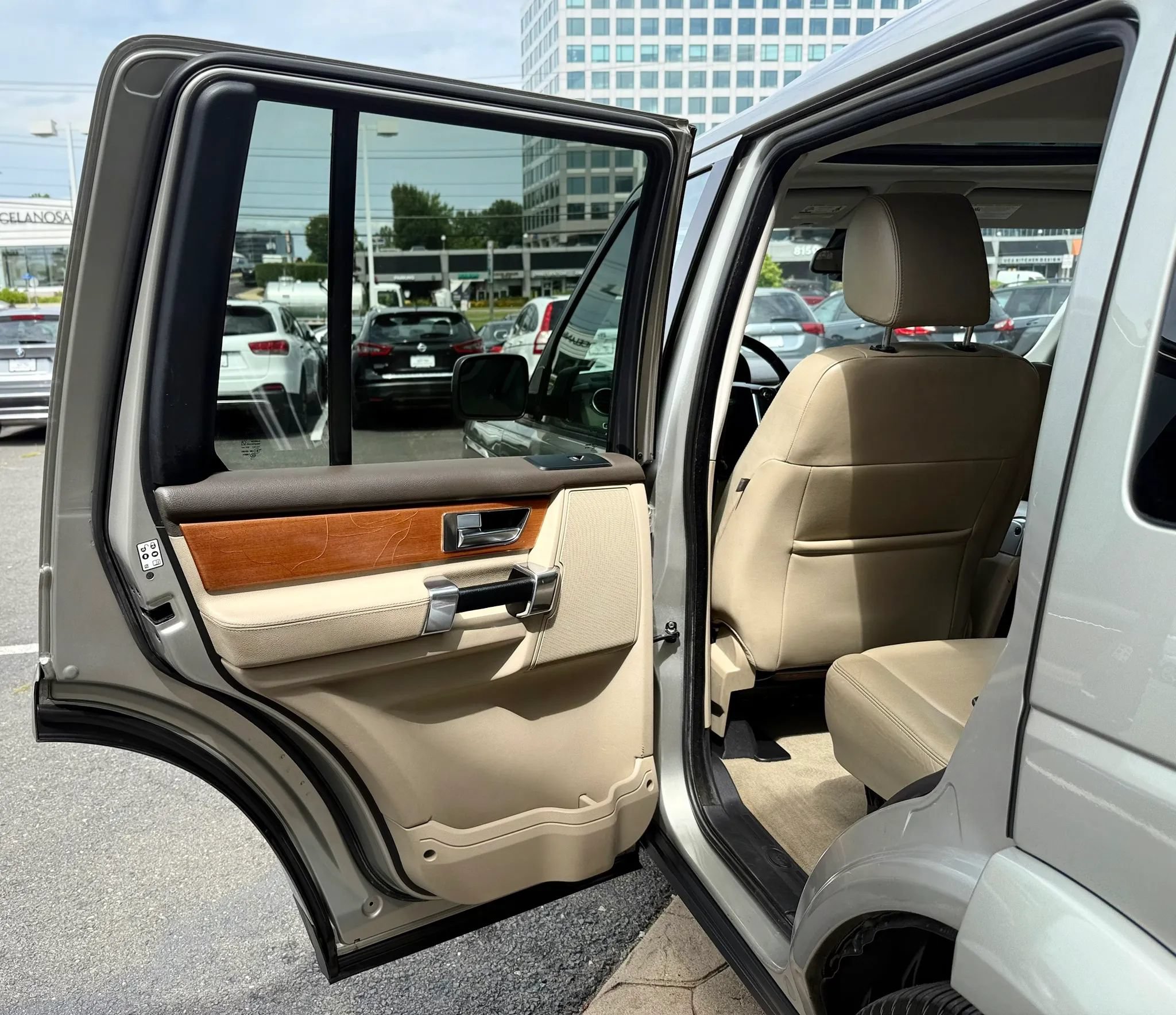 Used 2012 Land Rover LR4 HSE LUX AWD/4WD image 31