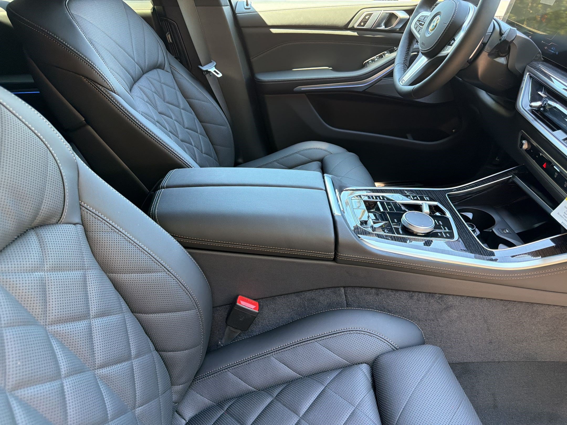 New 2026 BMW X5 xDrive50e w/ M Sport Package AWD/4WD image 23