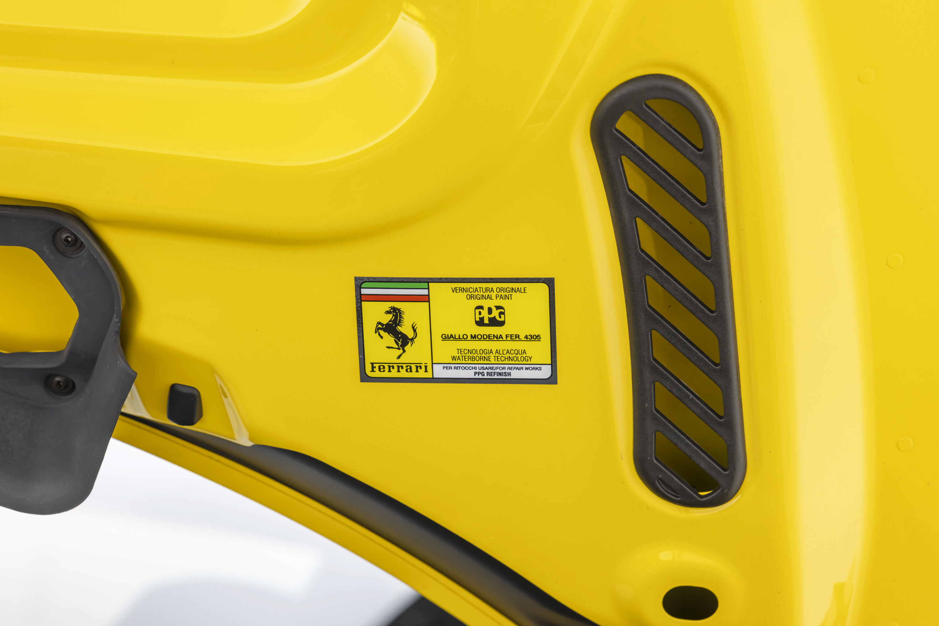 Certified 2022 Ferrari F8 Tributo RWD image 42