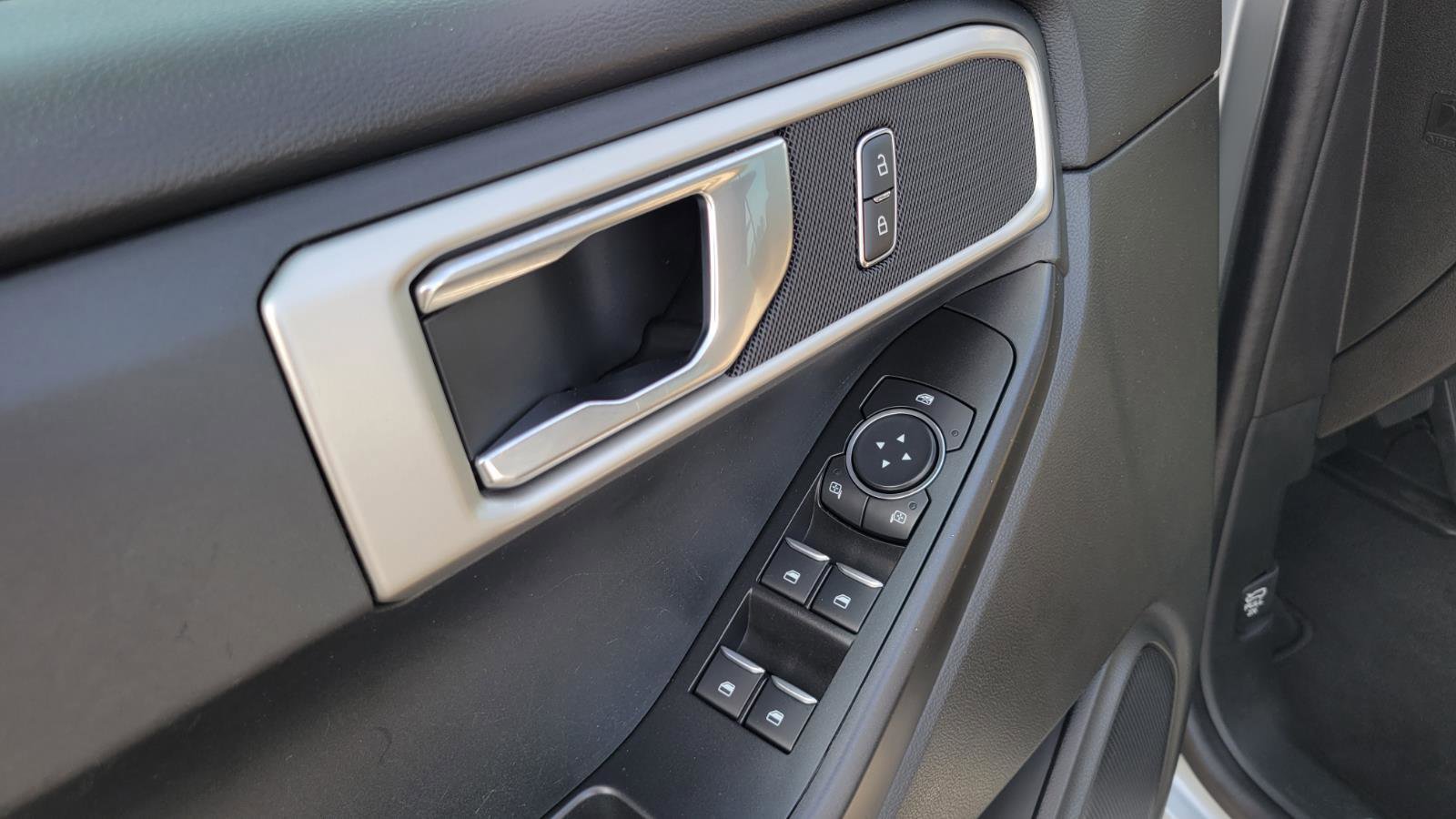 Used 2022 Ford Explorer Base image 19