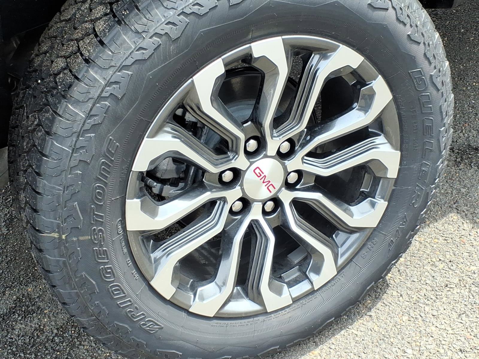 New 2026 GMC Canyon Denali image 7