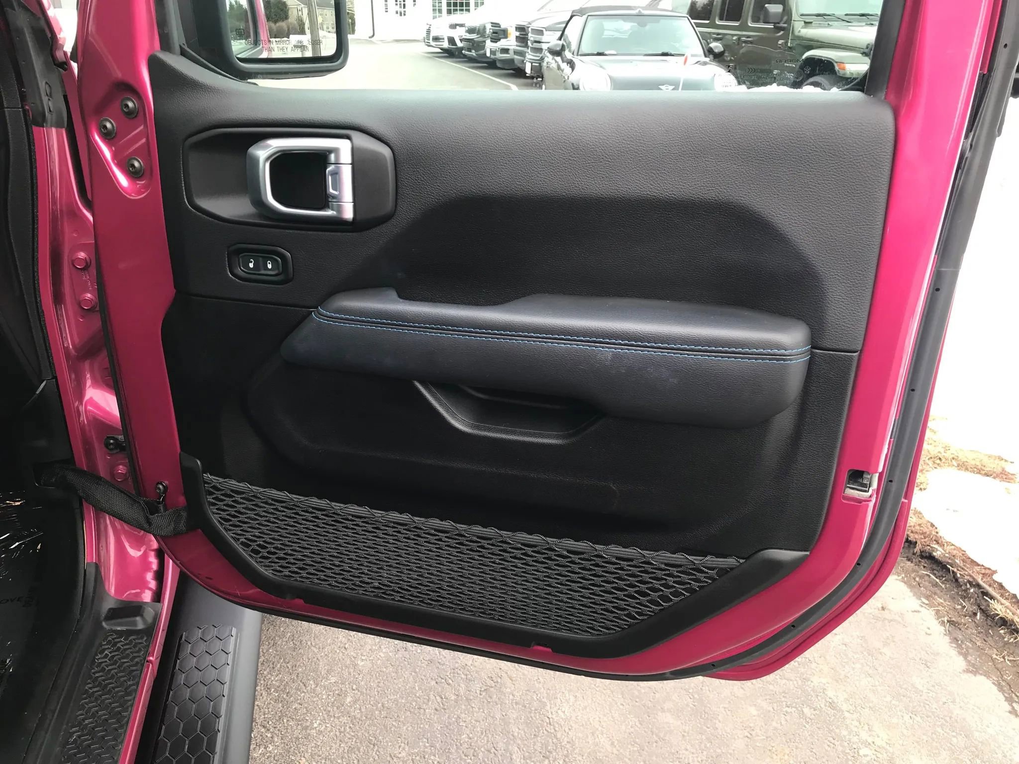 Used 2022 Jeep Wrangler Unlimited Rubicon 4xe w/ Cold Weather Group AWD/4WD image 49