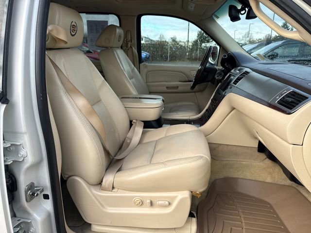 Used 2008 Cadillac Escalade EXT image 9