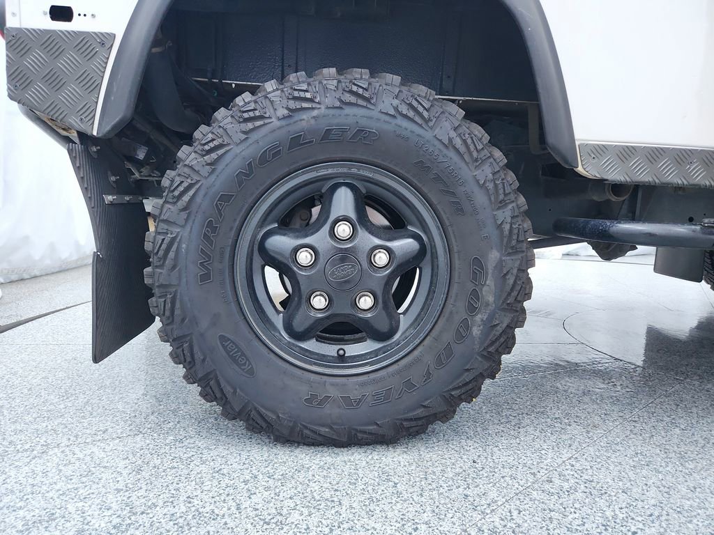Used 1997 Land Rover Defender 90 image 21