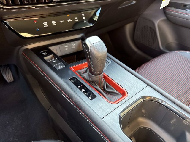 New 2027 Nissan Kicks SR FWD image 29