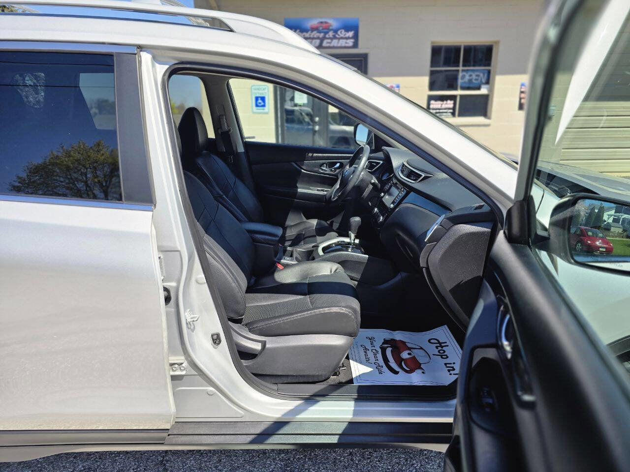 Used 2015 Nissan Rogue SL image 16