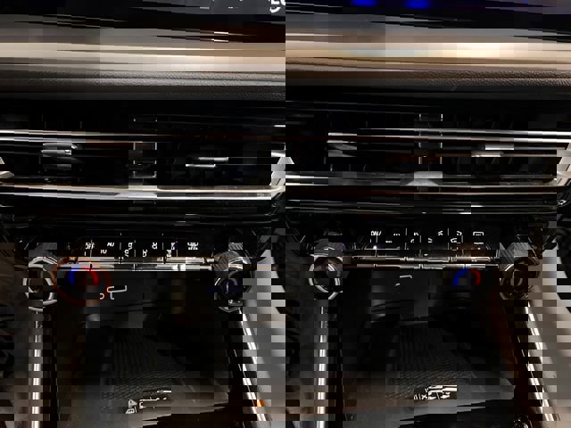 Used 2025 Chevrolet Traverse LT image 31