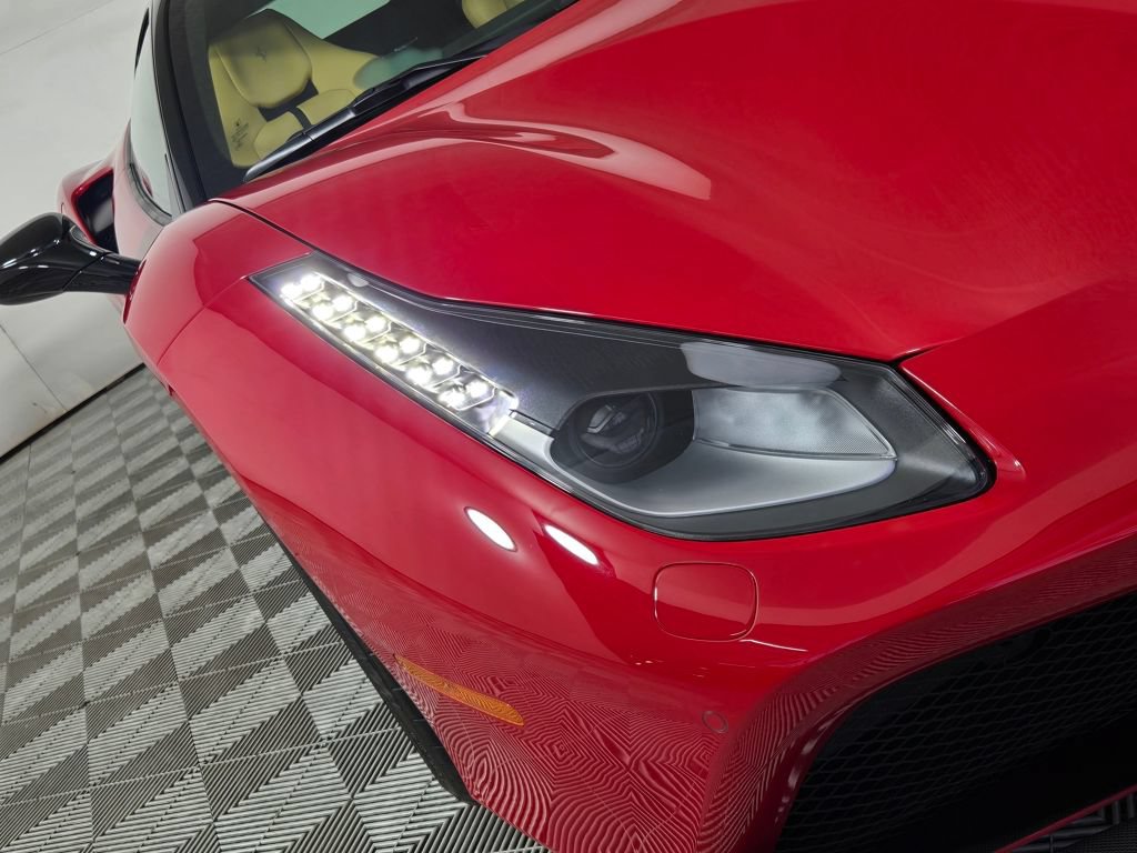 Used 2017 Ferrari 488 GTB RWD image 8