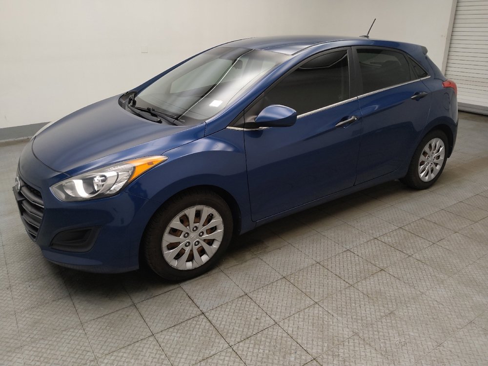 Used 2016 Hyundai Elantra GT image 2
