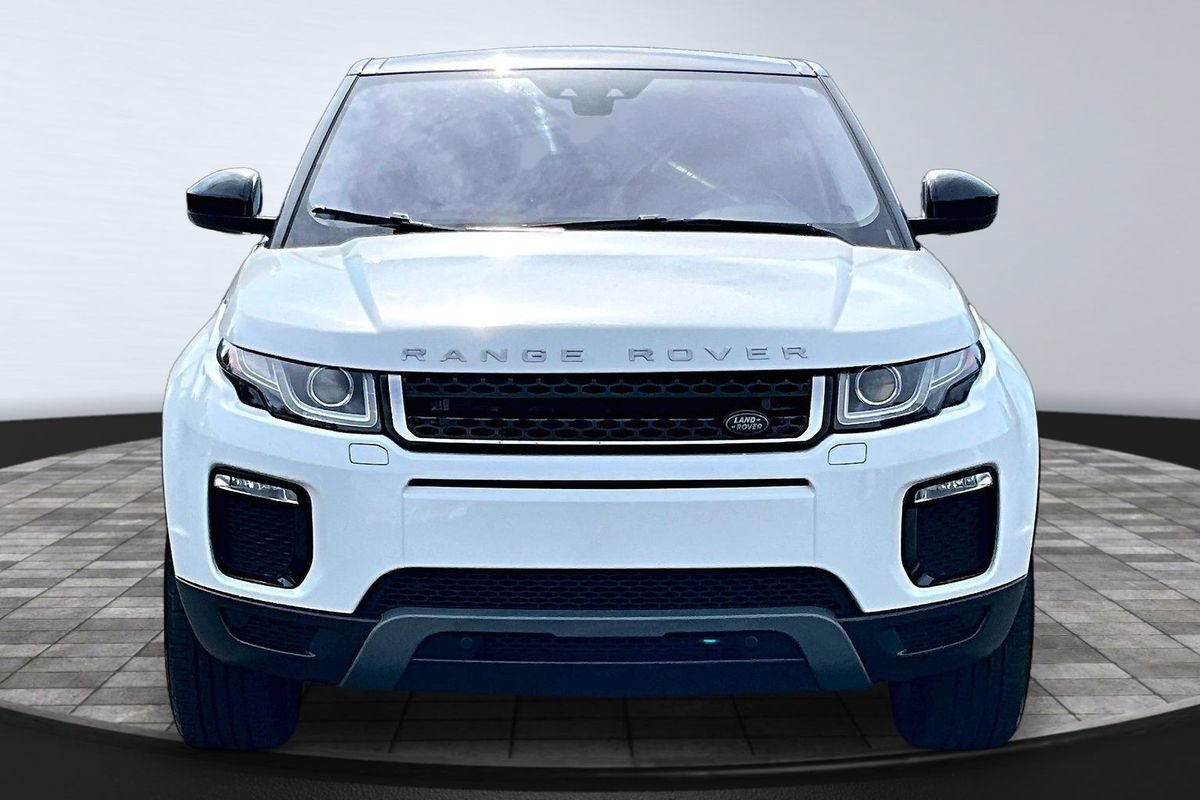 Used 2018 Land Rover Range Rover Evoque SE Premium AWD/4WD image 2
