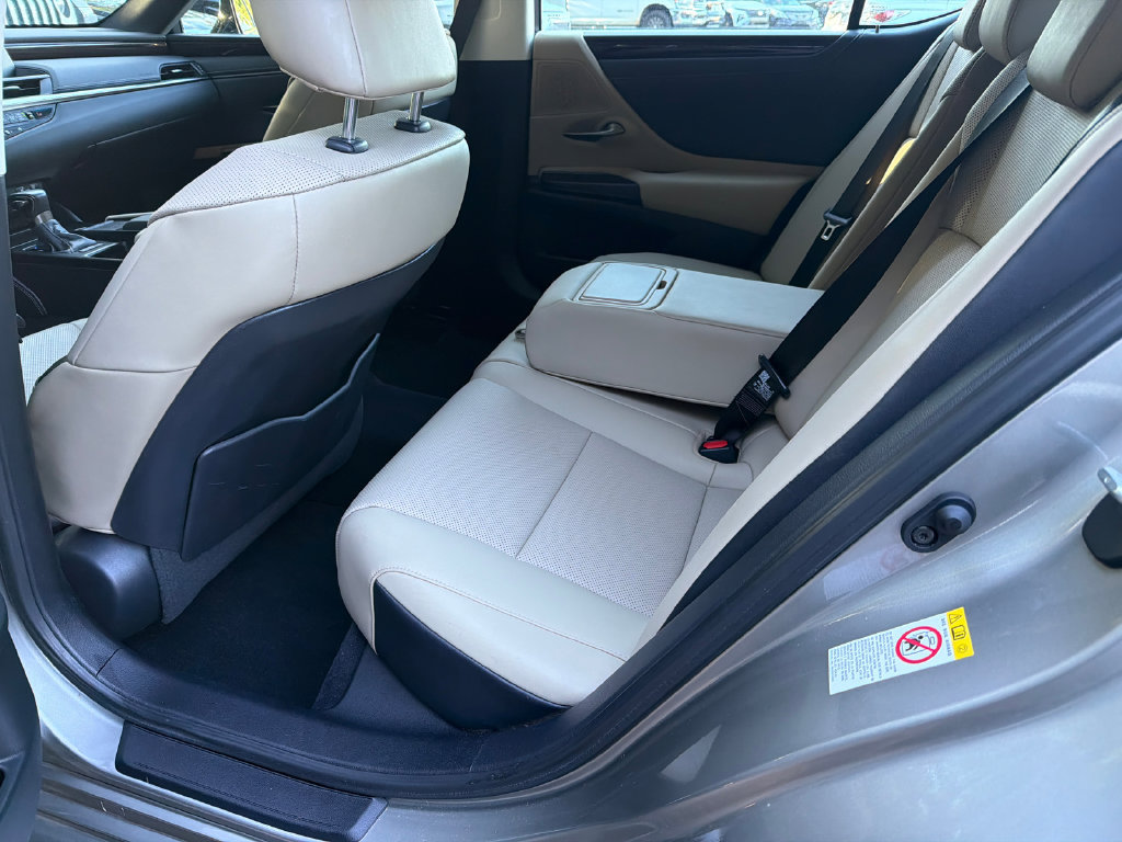 Used 2019 Lexus ES 350 w/ Premium Package FWD image 20