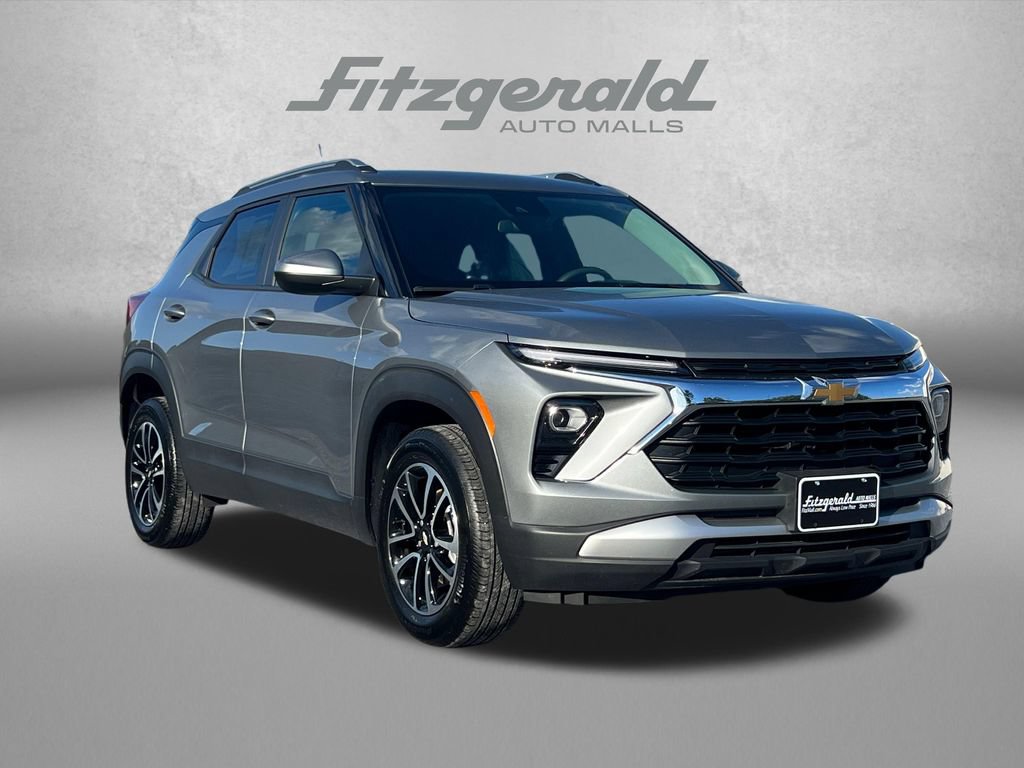 Used 2025 Chevrolet TrailBlazer LT AWD/4WD image 1