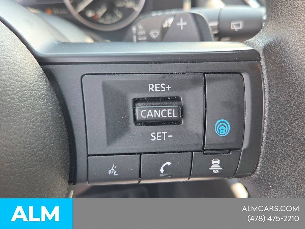Used 2024 Nissan Rogue SV AWD/4WD image 23