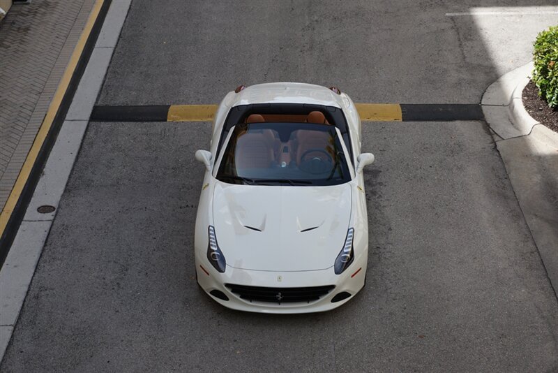 Used 2017 Ferrari California T RWD image 58