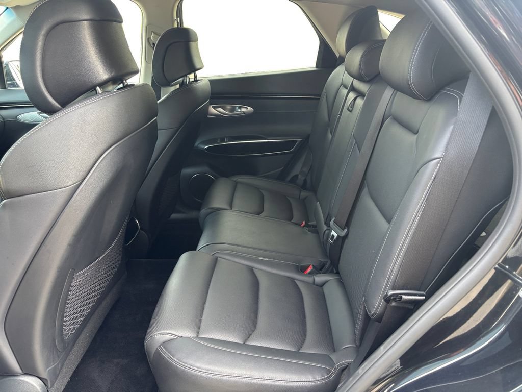 Used 2025 Genesis GV70 2.5T AWD/4WD image 13