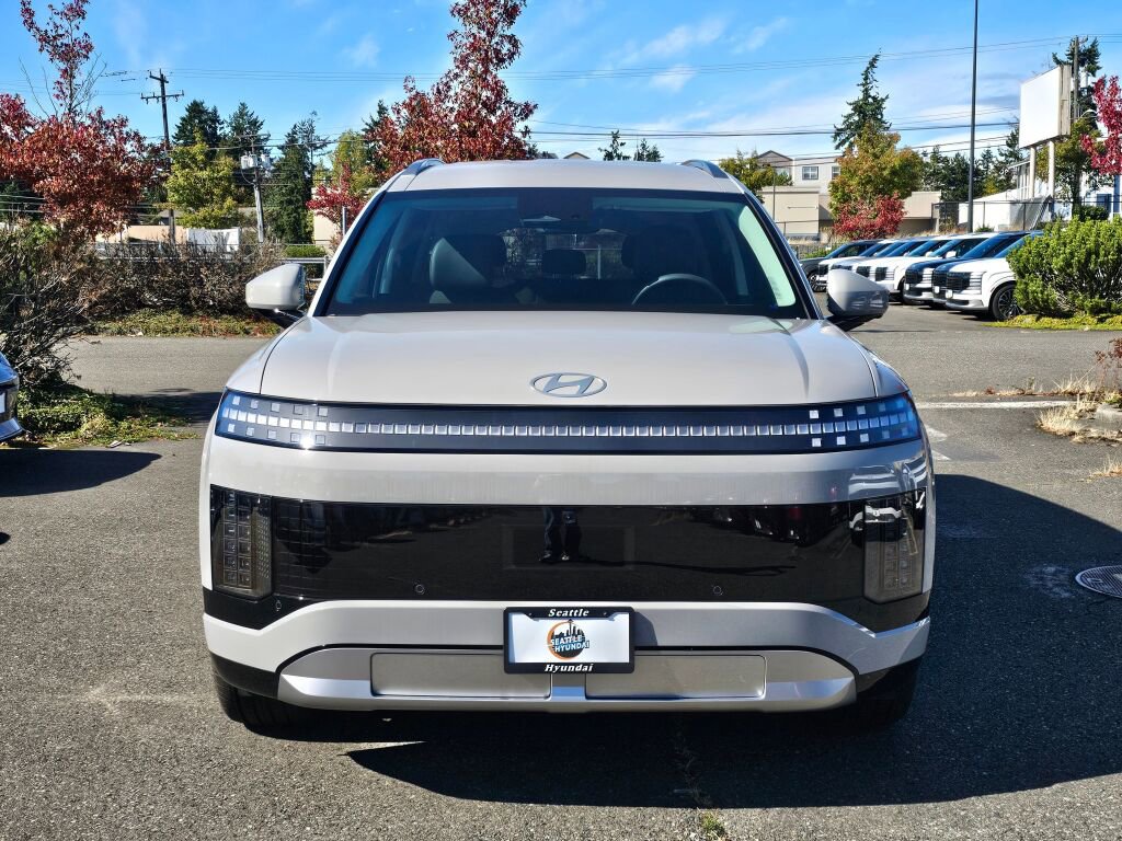 New 2026 Hyundai Ioniq 9 SEL image 2
