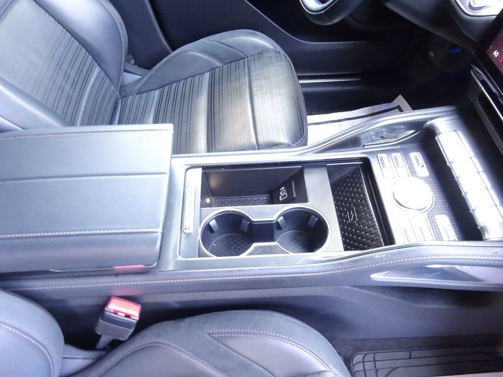 Used 2024 Lincoln Nautilus Reserve w/ Jet Appearance Package (87T) AWD/4WD image 17