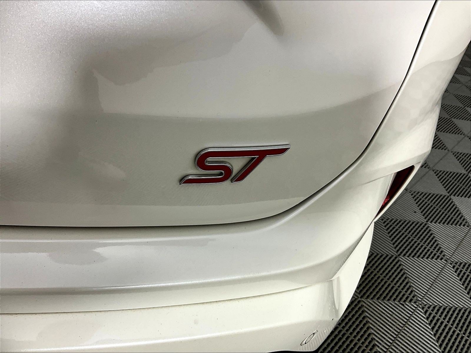 Used 2019 Ford Edge ST w/ Equipment Group 401A AWD/4WD image 24