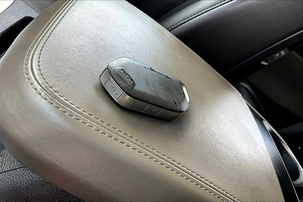 Used 2025 Kia Carnival FWD image 35
